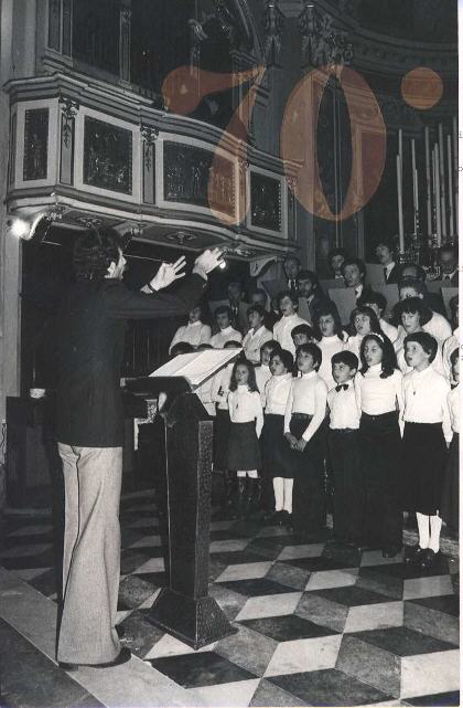 Il maestro Domenico Gualandris durante il concerto del 70 di fondazione